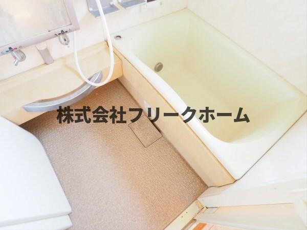 三鷹市新川３丁目の賃貸マンションの浴室