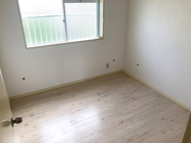 すずらん台コートの内装|洋室も綺麗なフローリング