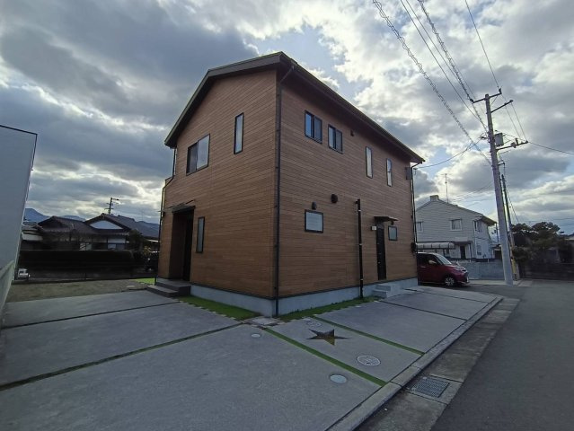 西条市古川甲303-10　中古戸建