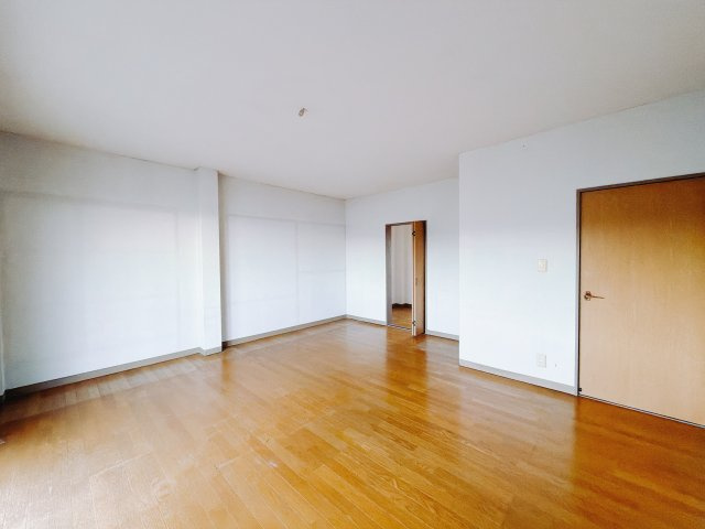 【中古戸建】富岡市黒川1期の洋室|■洋室｜子供部屋のメリットは「自立心を養うことができる」「自分で整理整頓できるようになる」そして、お子様が成長した際には「プライバシーを確保できる」といい事だらけ♪