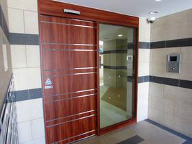 【エントランス】 | スワンズ新神戸ウィータ