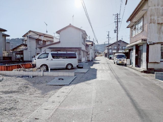 島田市金谷泉町／　新築戸建の前面道路含む現地写真