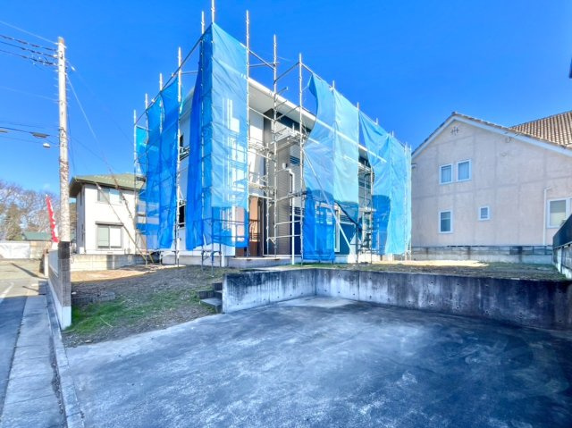 【中古戸建】伊勢崎市西久保町1丁目の外観|■外観｜もう少しで足場が外れます♪ぜひ外観の完成をお楽しみにしていてください♪