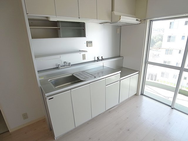 すずらん台コートのキッチン|ガスキッチン置き型コンロ