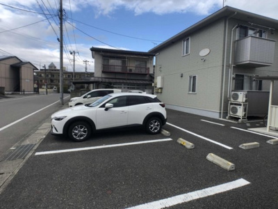 【駐車場】 | エーデルホーフ | 駐車場