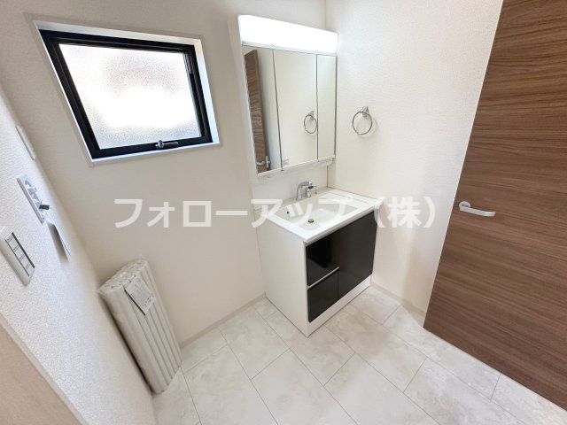 貝塚市三ツ松5期3号棟の独立洗面台