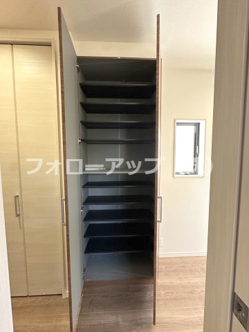 貝塚市三ツ松5期3号棟の収納|大きなものも収納できそうです