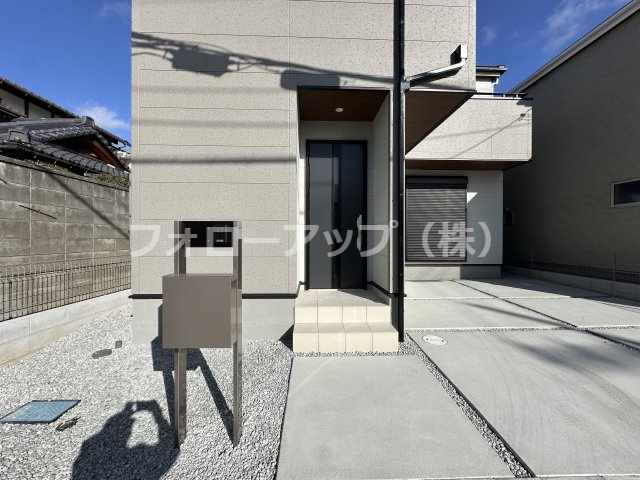 貝塚市三ツ松5期3号棟のエントランス