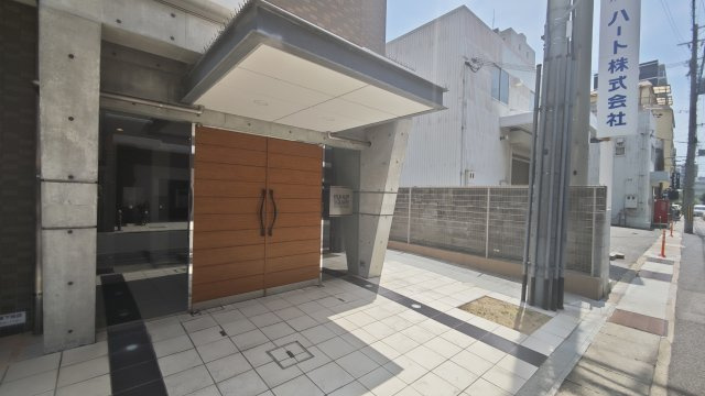 【エントランス】ラナップスクエア湊川公園