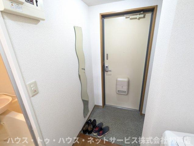 ビューラーヤマダの玄関