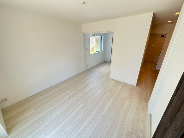 ソレイユビセレクト法蓮町Ｉの居間・リビング