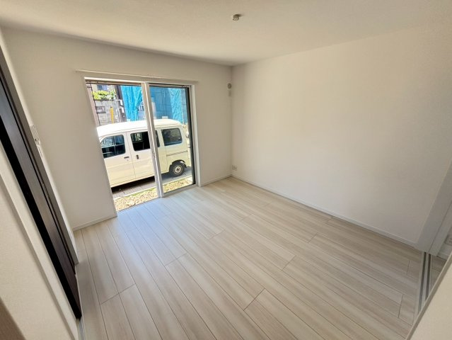 ソレイユビセレクト法蓮町Ｉの居間・リビング