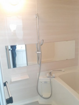 【浴室】 | メゾンアルバソーレ | 落ち着いた空間のお風呂です