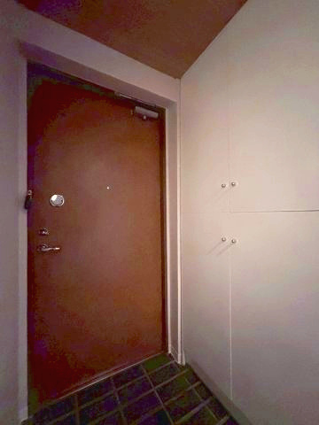 アルファコート伏見の玄関