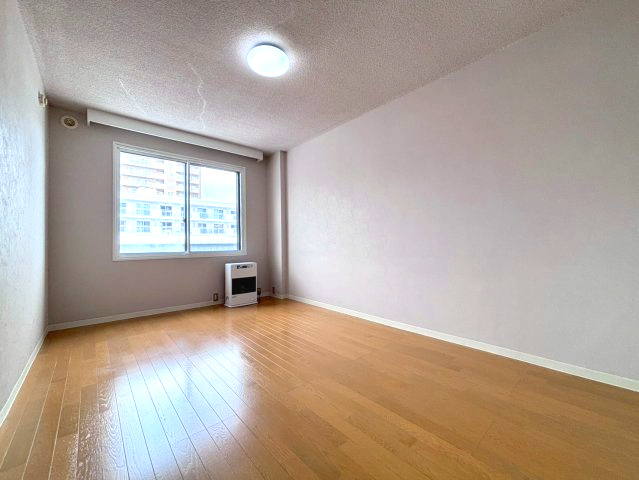 アルファコート伏見の洋室