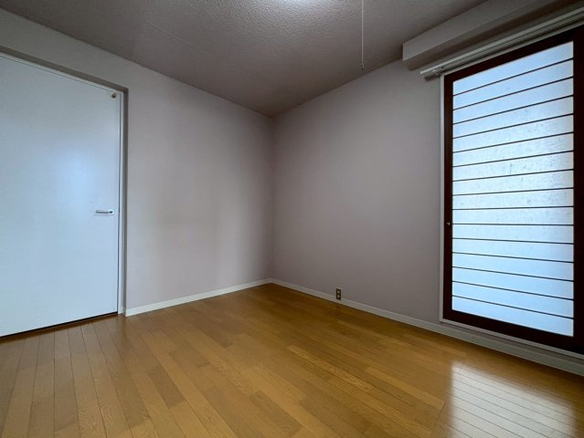 アルファコート伏見の洋室