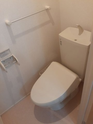 【トイレ】 | カンタービレ西浜Ⅰ | ゆったりとした空間のトイレです