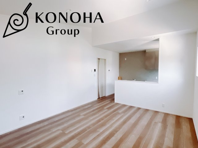 【新築戸建】伊勢崎市境下武士の居間・リビング|これから長く住むお家のリビングには毎日気持ちのいい日差しが差し込みます。ポカポカ日向ぼっこをしながらお昼寝をするのもいいですね♪明るいリビングに気分も晴れやかに♪