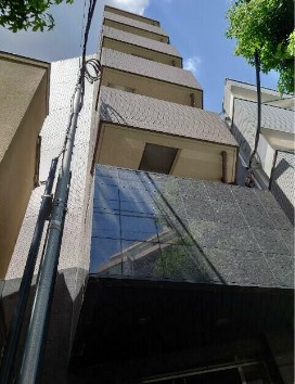 【外観】 | ロアール江古田 | 鉄筋コンクリート造のがっちりとした建物。