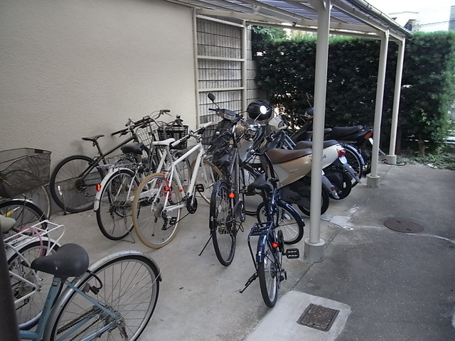 ジークレフ王子の外観|駐輪場