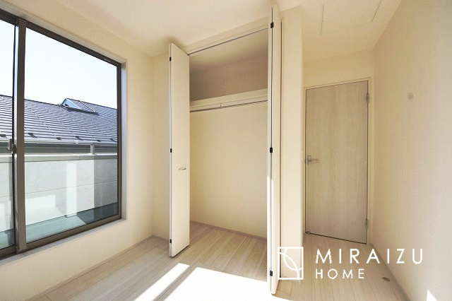 【収納】 | 日当たりの良いお家は嬉しいですよね。それぞれ価値観が分かれる箇所です、実際に内覧して日当たりの心地よさをご体感下さいね♪