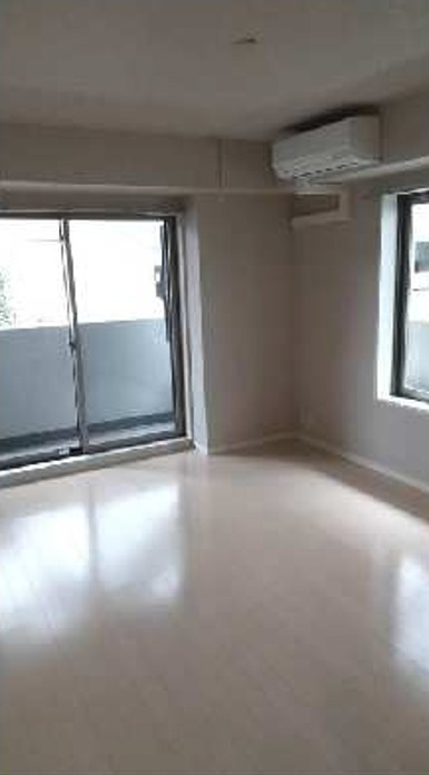 カスタリア三宿の洋室