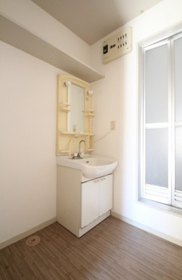 【独立洗面台】 | メゾンド秋桜A | 独立洗面台あり、毎朝おしゃれに忙しい女性の方におすすめです