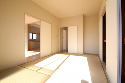 【寝室】 | メゾンド秋桜A | 開放的な寝室です