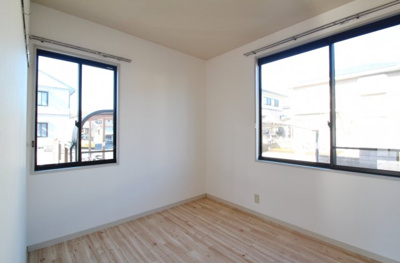 【子供部屋】 | メゾンド秋桜A | お子さんと一緒に遊べます