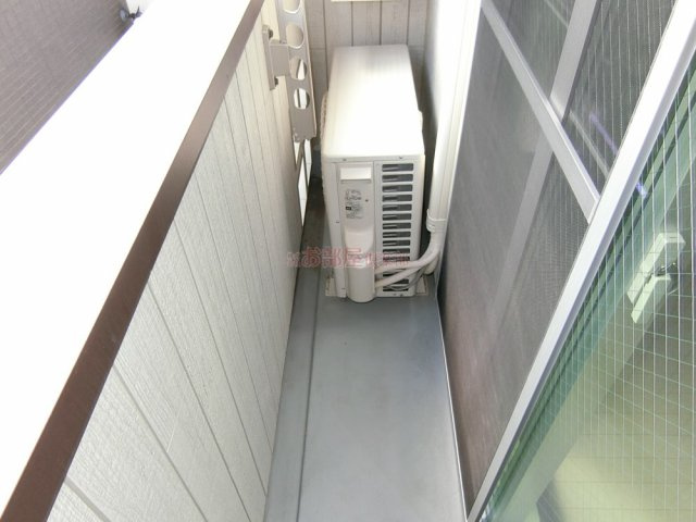 works KRMのバルコニー|暖かな日差しのふりそそぐバルコニー