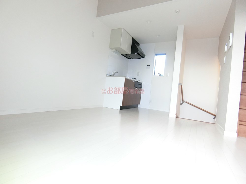 works KRMの内装|ゆったりした洋室です