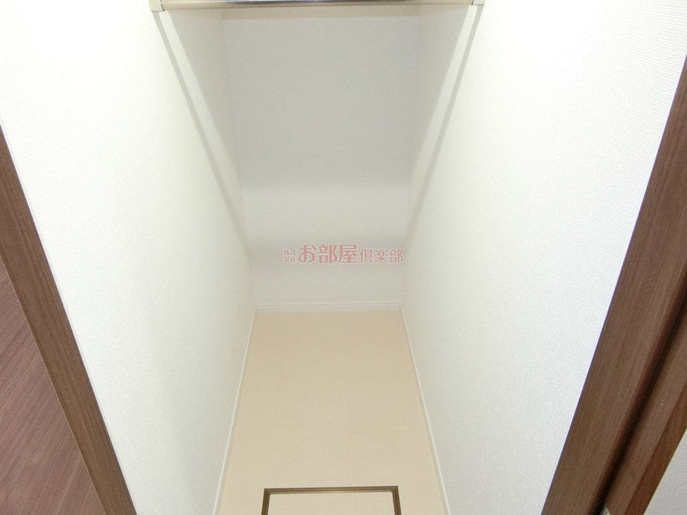 works KRMの収納|ウォークインクローゼットで十分な収納スペースがあります