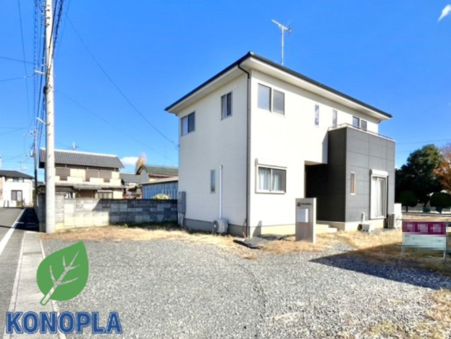 【中古戸建】邑楽郡千代田町舞木東の外観|■外観｜特徴のある個性的な住まいと美しい街並み、そして住みやすい環境を、ぜひ現地でご覧になりませんか。お気軽にお問合せください(^^)  