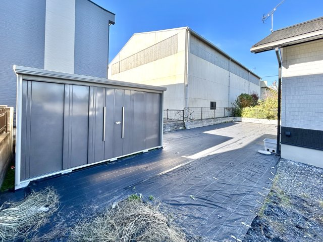 【中古戸建】邑楽郡邑楽町大字中野の外観|■倉庫｜倉庫付きになります♪大きな物やお庭で使用する物などもしっかり保管できます！