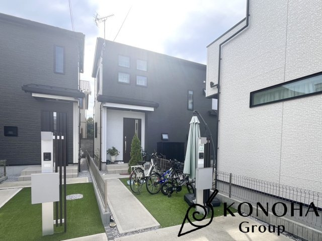 【中古戸建】太田市新井町の外観|■外観｜ここから始まる「日常」はご家族にとってかけがえのない時間となります。少しでも豊かに、快適に。
