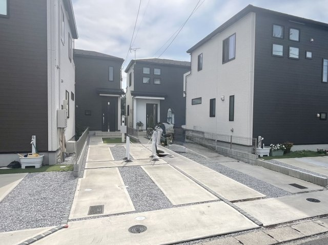 【中古戸建】太田市新井町の外観|■外観｜土日のご見学はもちろん、平日・夜間のご案内も大歓迎です♪「今から見たい」や「仕事終わりに見たい」にもご対応できますのでお気軽にお問い合わせください♪