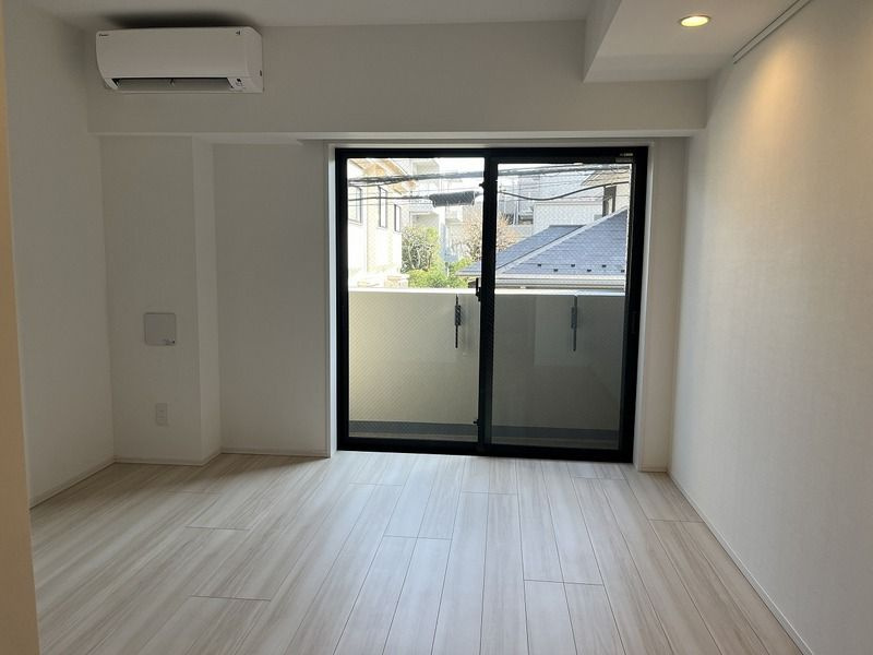 レガリス明大前 の洋室