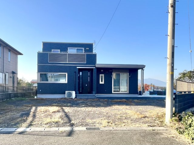 【中古戸建】太田市藪塚町の外観|■外観｜シャープなデザインが印象的な洗練された外観。格調高く、優雅さ漂う素敵な仕様です♪