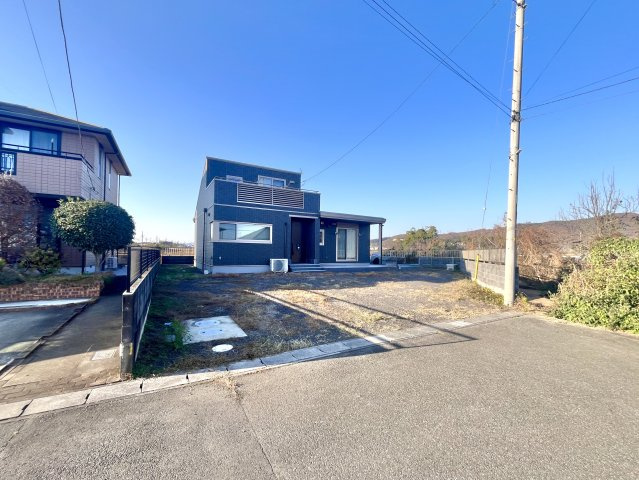 【中古戸建】太田市藪塚町の外観|■外観｜シャープなデザインが印象的な洗練された外観。格調高く、優雅さ漂う素敵な仕様です♪