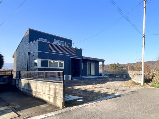 【中古戸建】太田市藪塚町の外観|■外観｜永く住むほどに愛着を深める、味わい豊かなデザインです♪