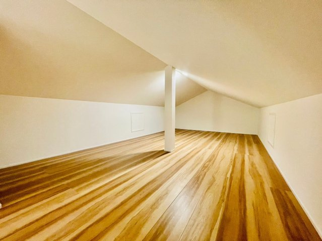 今里更ノ町の洋室|【施工例】
たっぷり収納が叶う天井収納完備！毎シーズン使う物やお子様の思い出の品などスッキリ！