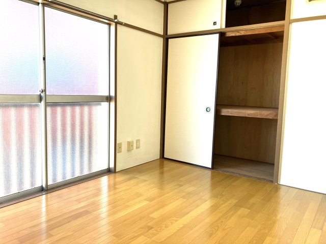 大洋マンションの居間・リビング