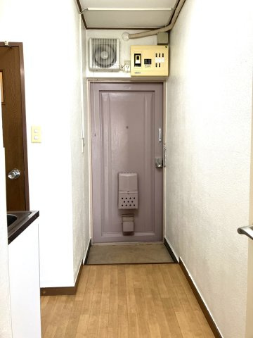 大洋マンションの玄関