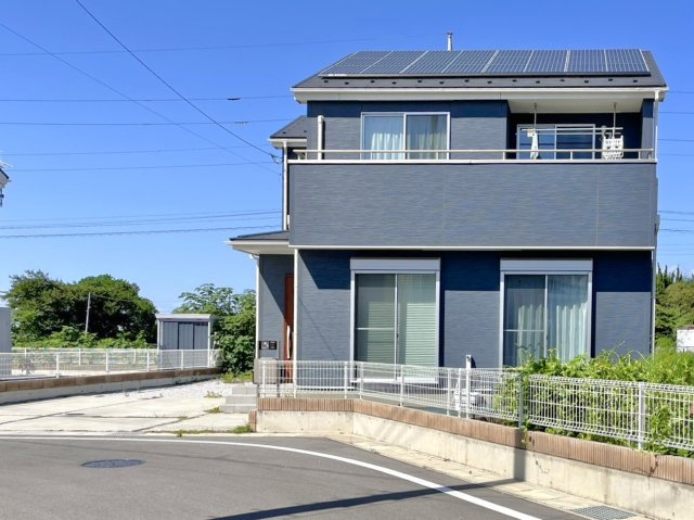 【中古戸建】太田市大島町の外観|■外観｜特徴のある個性的な住まいと美しい街並み、そして住みやすい環境を、ぜひ現地でご覧になりませんか。お気軽にお問合せください(^^)