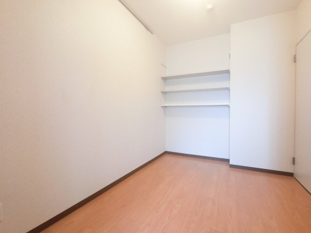 【寝室】