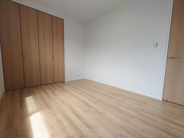 売新築戸建　焼津市五ケ堀之内の洋室|大きな収納があり、お部屋がすっきり片付きそうです！