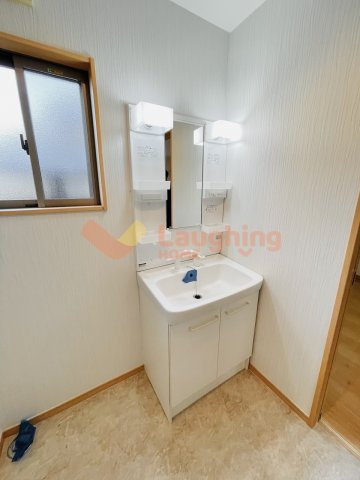 エスポアール国分の洗面所|脱衣スペースもあります