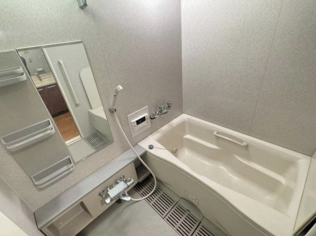 グランコピエ浅草雷門の浴室