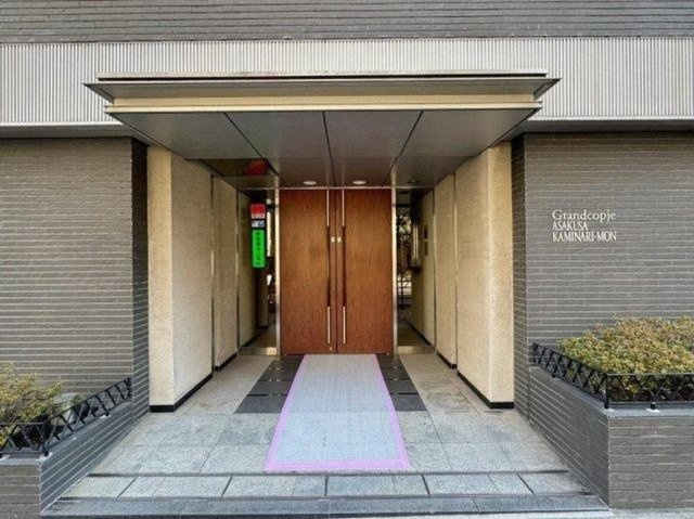 グランコピエ浅草雷門のエントランス