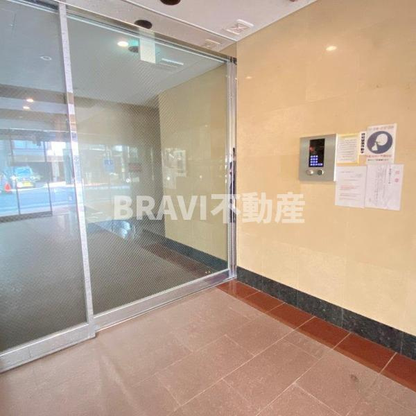和宏一輝 BRAVI不動産のロビー